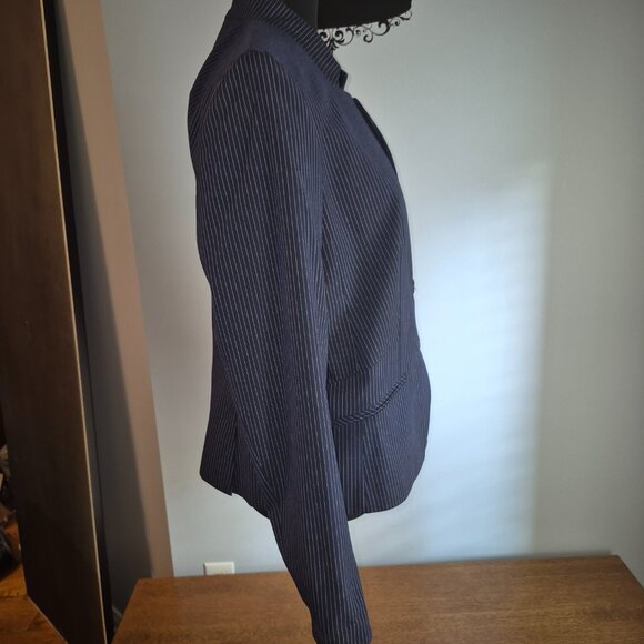 NWOT Hugo Boss Navy with White Pinstripes Blazer (10) - Picture 3 of 10